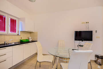 apartmány Larisa, Vodice, Šibenická riviéra, Chorvatsko