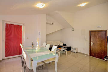 apartmány Larisa, Vodice, Šibenická riviéra, Chorvatsko