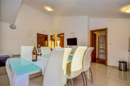 apartmány Larisa, Vodice, Šibenická riviéra, Chorvatsko