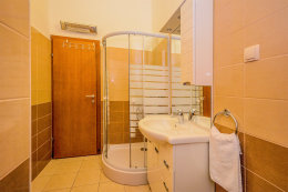 apartmány Larisa, Vodice, Šibenická riviéra, Chorvatsko