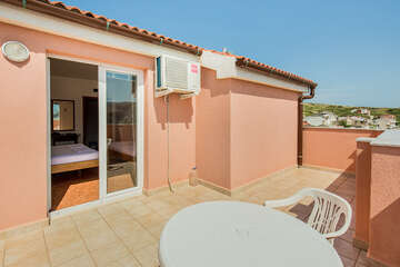 Příklad třílůžkového pokoje - penzion Stari Dvori, Metajna, ostrov Pag, Chorvatsko