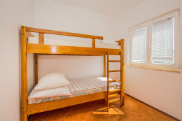 Příklad čtyřlůžkového pokoje - penzion Stari Dvori, Metajna, ostrov Pag, Chorvatsko