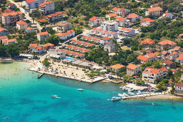 Apartmány Dalmacija - letecký pohled, ostrov Ugljan, Chorvatsko