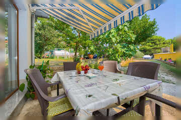 Apartmány Batana - terasa u apartmánu A2, Pula-Banjole, poloostrov Istrie, Chorvatsko