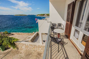 apartmány Paško: apartmán A4 pro 6-7 osob, 1. poschodí