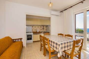 apartmány Paško: apartmán A4 pro 6-7 osob, 1. poschodí