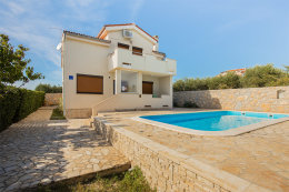 Prázdninový dům Mikula s vyhřívaným bazénem, Povljana, ostrov Pag, Chorvatsko