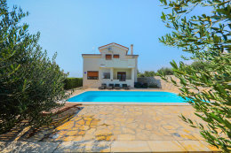 Prázdninový dům Mikula s vyhřívaným bazénem, Povljana, ostrov Pag, Chorvatsko