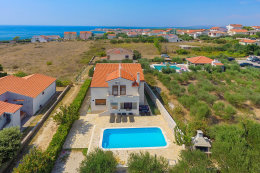 Prázdninový dům Mikula s vyhřívaným bazénem, Povljana, ostrov Pag, Chorvatsko