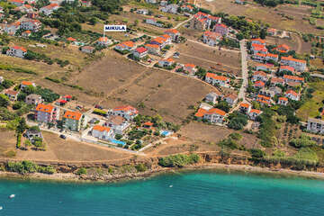 Prázdninový dům Mikula - letecký pohled, Povljana, ostrov Pag, Chorvatsko