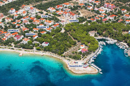 Apartmány Mandre 12 - letecký pohled, Mandre, ostrov Pag, Chorvatsko