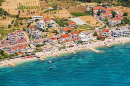 Apartmány Crystal - letecký pohled, Podstrana, Chorvatsko