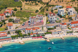 Apartmány Crystal - letecký pohled, Podstrana, Chorvatsko