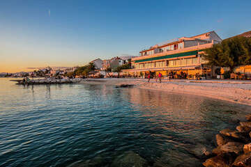 Letovisko Podstrana - pláže, Splitská riviéra, Chorvatsko