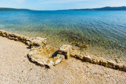 Apartmány Slobodan - pláž před domem, Sukošan, Zadarská riviéra, Chorvatsko