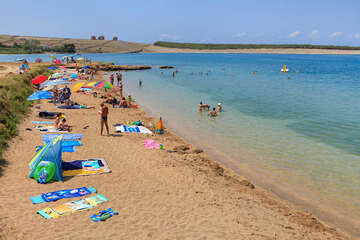 Apartmány Ivona - písečná pláž u domu Suton, Povljana, ostrov Pag, Chorvatsko 