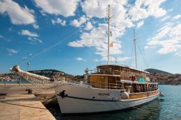 Město Korčula - doporučujeme navštívit jako lodní výlet během dovolené v letovisku Orebić.
