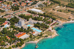 Starigrad - letecký pohled, Zadarská riviéra, Chorvatsko