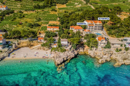 Dingač - Borak - letecký pohled, Pelješac, Chorvatsko