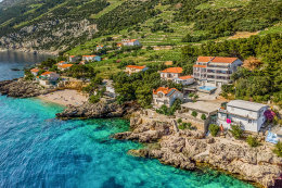Apartmány Jutrenka - letecký pohled, Dingač-Borak, Pelješac, Chorvatsko