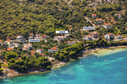 Tkon - letecký pohled, ostrov Pašman, Chorvatsko