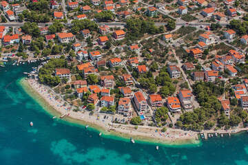 Brodarica - letecký pohled, Šibenická riviéra, Chorvatsko