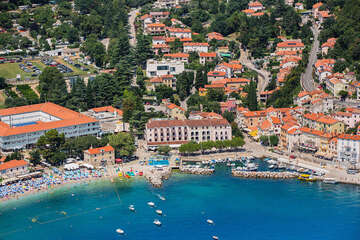 Pláže Moščenička Draga - letecký pohled, Istrie, Chorvatsko