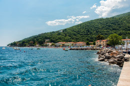 Pláže Moščenička Draga, Istrie, Chorvatsko