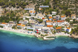 Pláže Drašnice - letecký pohled, Makarská riviéra, Chorvatsko