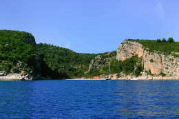 Pláže Pokrivenik, ostrov Hvar, Chorvatsko