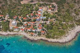 Pláže Milna - letecký pohled, ostrov Vis, Chorvatsko