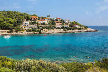 Pláže Milna, ostrov Vis, Chorvatsko