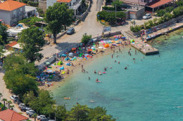 Pláže Šilo - letecký pohled, ostrov Krk, Chorvatsko