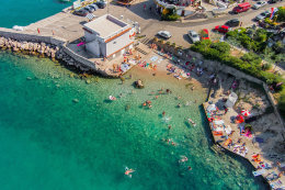 Pláže Šilo - letecký pohled, ostrov Krk, Chorvatsko