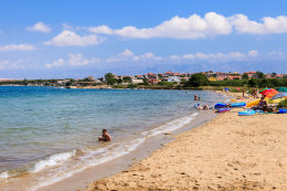 Povljana - písečná pláž poblíž domu Bendžo, ostrov Pag, Chorvatsko