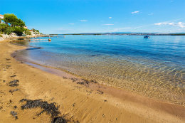 Apartmány Esperanza - písečná pláž pod domem, Tkon, ostrov Pašman, Chorvatsko