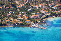 Tkon - letecký pohled - vpravo pláž Južna plaža, Tkon, ostrov Pašman, Chorvatsko
