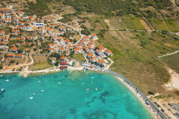 Apartmány Mira - letecký pohled, Stará Novalja, ostrov Pag, Chorvatsko