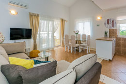 A1 - apartmány Vivien, Sevid, Trogirská riviéra, Chorvatsko