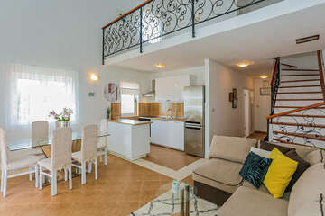 A1 - apartmány Vivien, Sevid, Trogirská riviéra, Chorvatsko