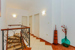 A2 - apartmány Vivien, Sevid, Trogirská riviéra, Chorvatsko