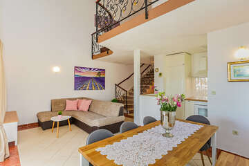 A2 - apartmány Vivien, Sevid, Trogirská riviéra, Chorvatsko