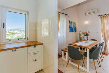 A2 - apartmány Vivien, Sevid, Trogirská riviéra, Chorvatsko