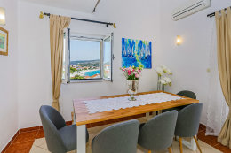 A2 - apartmány Vivien, Sevid, Trogirská riviéra, Chorvatsko