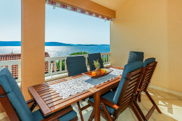 A2 - apartmány Vivien, Sevid, Trogirská riviéra, Chorvatsko