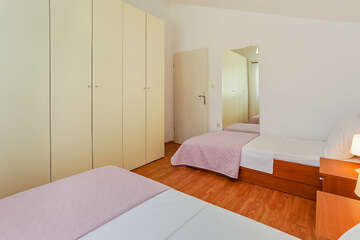 A2 - apartmány Vivien, Sevid, Trogirská riviéra, Chorvatsko