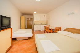 II-5B - apartmány Nikola, Gradac, Chorvatsko