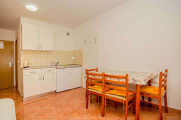 II-5B - apartmány Nikola, Gradac, Chorvatsko