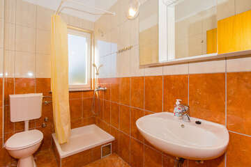 P-2B - apartmány Nikola, Gradac, Chorvatsko