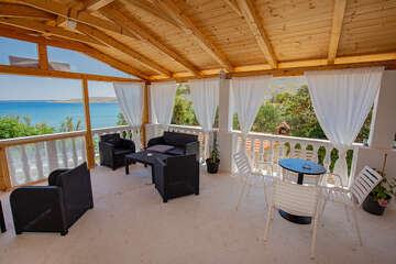 Apartmány Nisveta - bistro na terase u domu, Vlašići, Pag